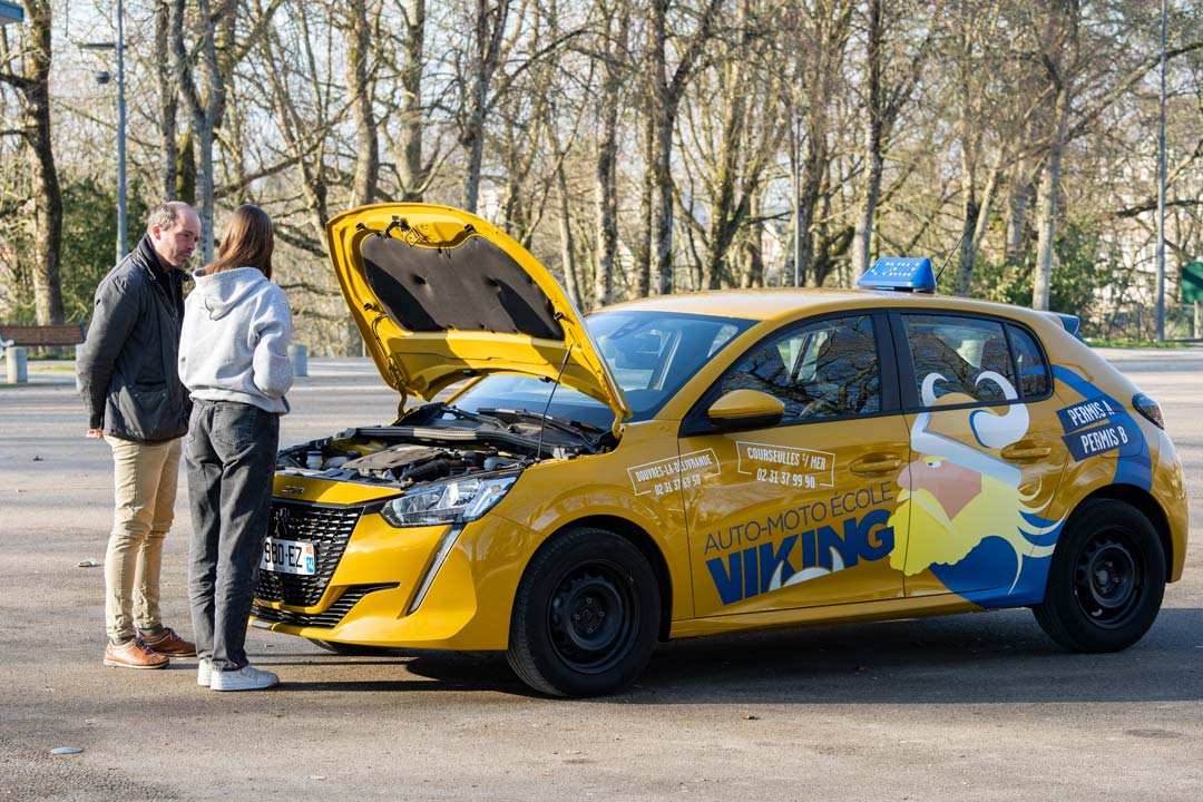 Jérémy, moniteur auto-école viking vire normandie